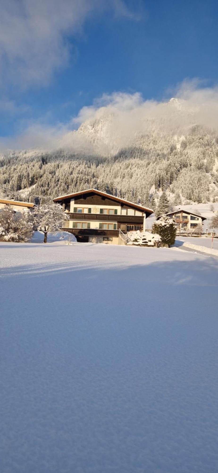 Chalet Hosp Reutte Villa Exterior photo