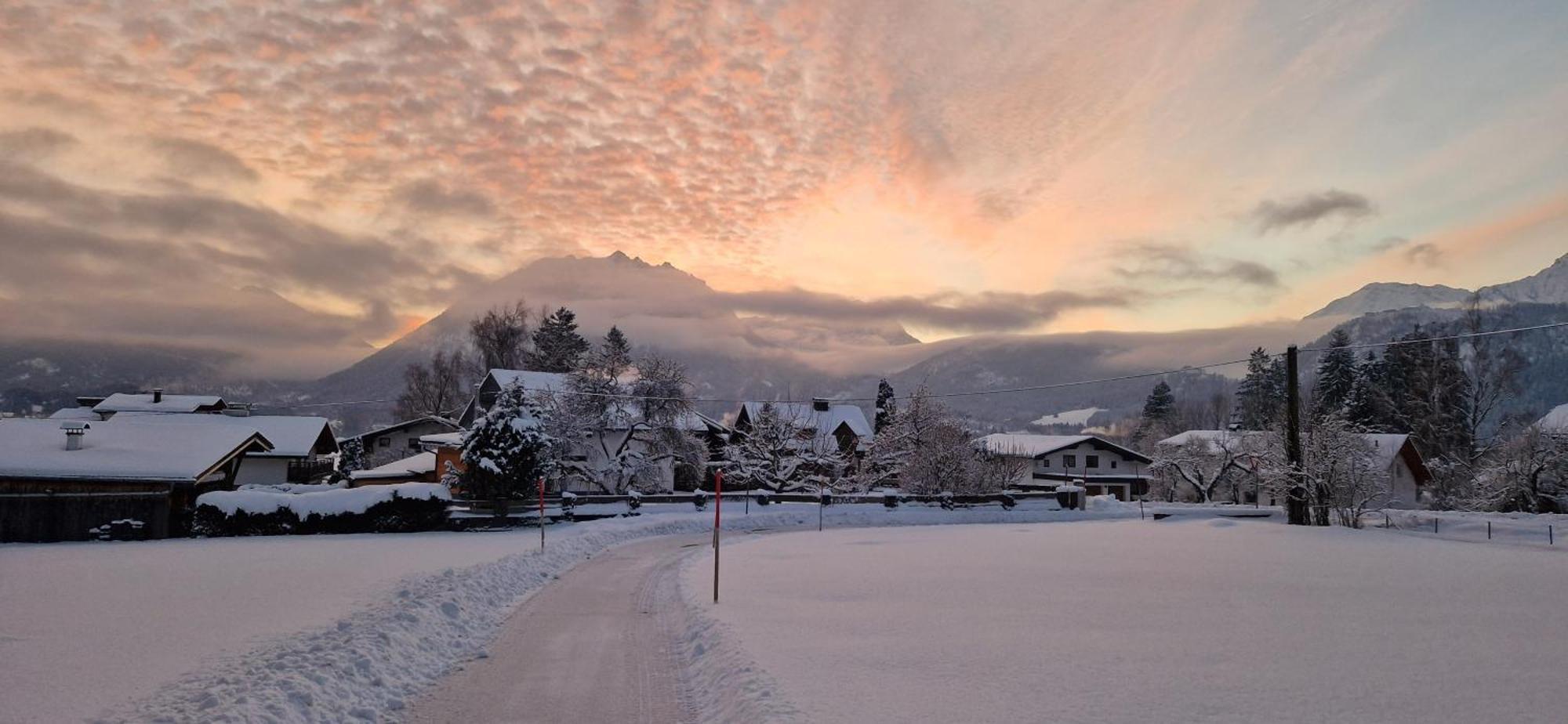 Chalet Hosp Reutte Villa Exterior photo